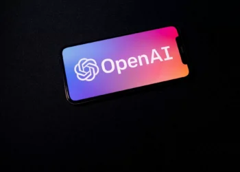 OpenAI identifica padrões ocultos que controlam o comportamento de IAs