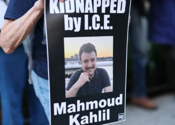 Governo Trump não acatará ordem para libertar estudante Mahmoud Khalil