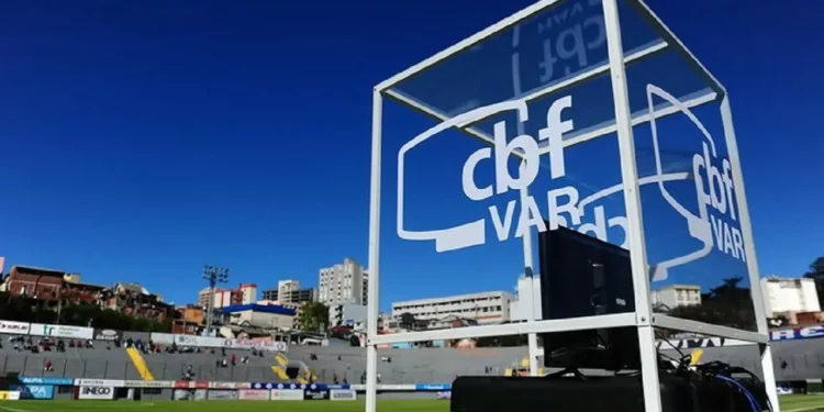 CBF deve implementar VAR nas quartas e mudar regra de assistentes na Série D