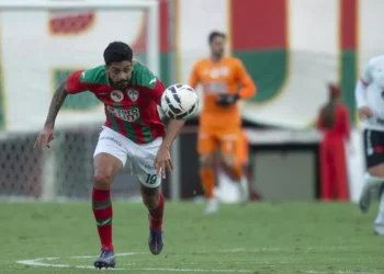 Hericlis não treina e vira dúvida na Portuguesa para duelo na Série D