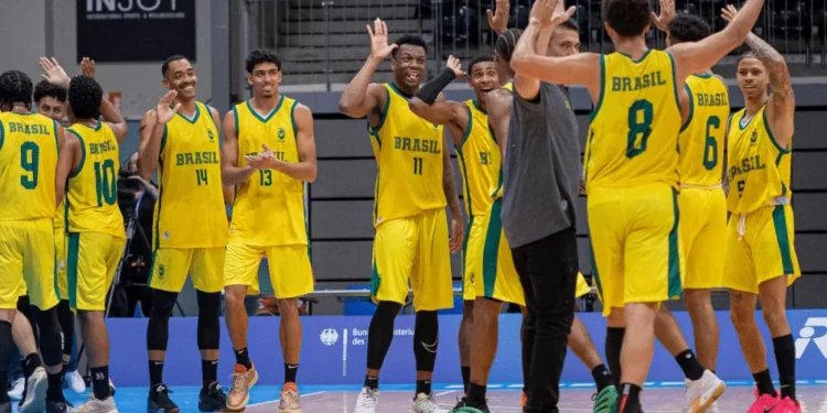 De virada, basquete masculino bate República Tcheca e avança na Universíade