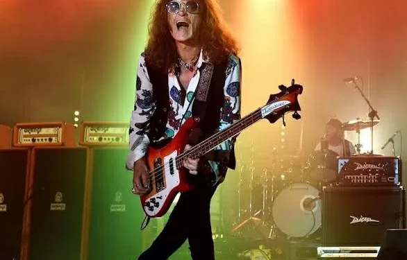 O roqueiro que cheirou grandes oportunidades na carreira — e sobreviveu