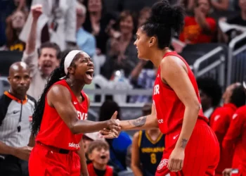 Indiana Fever conquista 11ª vitória e sobe na tabela da WNBA