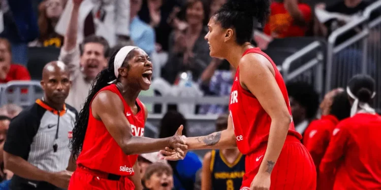Indiana Fever conquista 11ª vitória e sobe na tabela da WNBA