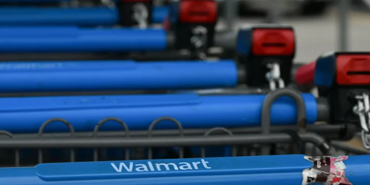 Várias pessoas esfaqueadas em loja no Michigan. Suspeito já foi detido