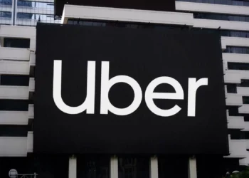 Uber e Baidu se unem para lançar robotáxis fora de EUA e China