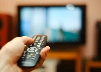 Número de brasileiros com TV por assinatura é o menor desde 2016