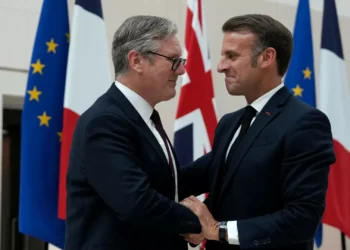 França e Reino Unido acordam “coordenar” dissuasão nuclear