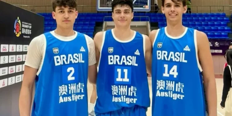 Jovem que debuta no time adulto é cestinha na vitória do Brasil contra Montenegro