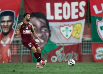 Gustavo Henrique exalta evolução defensiva da Lusa e mira mata-mata da Série D