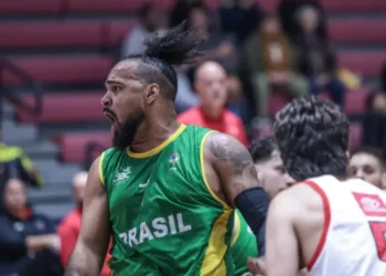 Time masculino perde dos EUA na estreia da Copa América de basquete em CR
