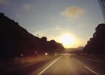 Asteroide provoca bola de fogo nos céus do Japão; assista