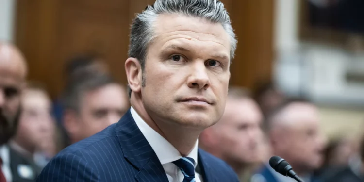 Pentágono afasta líder de agência que contradisse Trump sobre ataque ao Irão