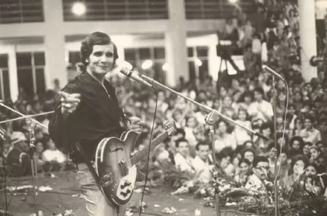60 anos da Jovem Guarda: a invasão da guitarra elétrica na música nacional
