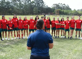 Daniela Alves inicia trabalho no sub-20 feminino da Lusa e foca em adaptação rápida ao time