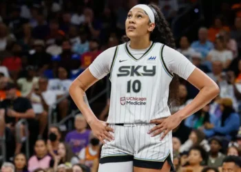 Kamilla Cardoso e Angel Reese não evitam nova derrota do Chicago Sky na WNBA