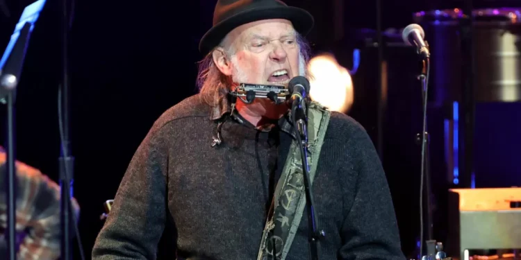 A canção de protesto anti-Trump lançada por Neil Young