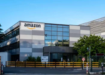 Amazon corta 110 empregos e redesenha estratégia de podcasts