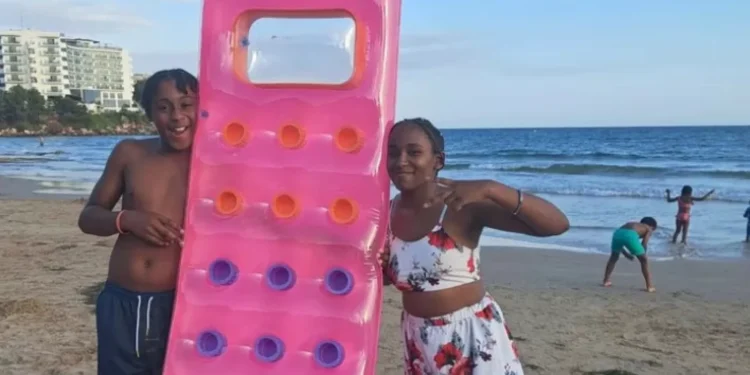 “Adoravam a praia”. Identificados irmãos britânicos afogados em Espanha