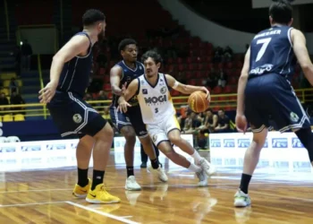Mogi Basquete domina São Leopoldo e vence para entrar no G-4 do Paulista