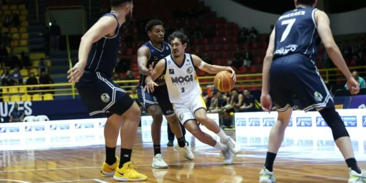 Mogi Basquete domina São Leopoldo e vence para entrar no G-4 do Paulista