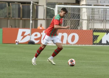 Em julgamento no STJD, Lusa evita punição a Eduardo Biazus