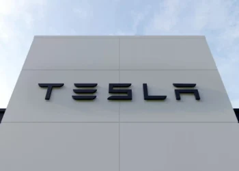 Tesla é processada na Austrália por “promessas vazias” de direção autônoma