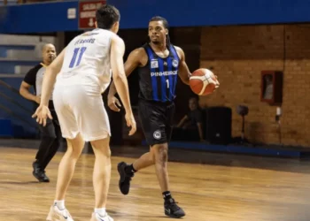 Pinheiros luta até o fim, mas perde na estreia da Liga Sul-Americana