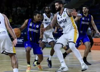 Mogi domina Pinheiros com defesa e sai na frente na semifinal do Paulista