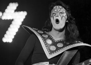 Nunca haverá guitarrista de rock tão cool quanto Ace Frehley, do Kiss