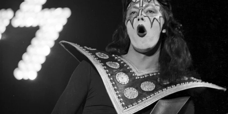 Nunca haverá guitarrista de rock tão cool quanto Ace Frehley, do Kiss