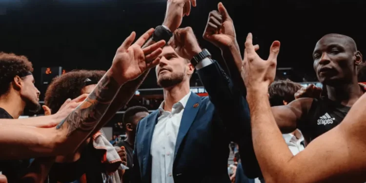 Tiago Splitter assume o Portland e entra para a história da NBA