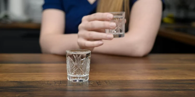 Intoxicação por metanol: Ministério da Saúde define como é um caso suspeito