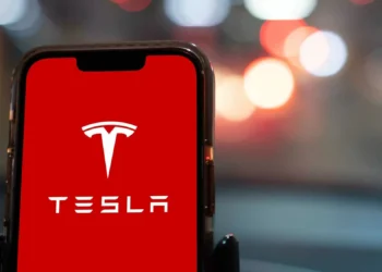Tesla bate recorde de receita, mas lucros ficam abaixo do esperado