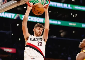 Portland de Tiago Splitter derrota Lakers sem LeBron e Doncic na NBA