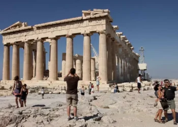 Parthenon, na Grécia, tem andaimes retirados pela primeira vez em duas décadas
