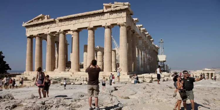Parthenon, na Grécia, tem andaimes retirados pela primeira vez em duas décadas