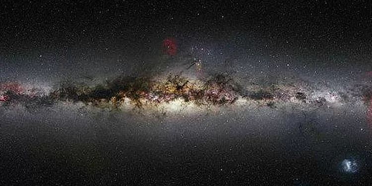 Brilho misterioso no centro da Via Láctea pode ser sinal da matéria escura