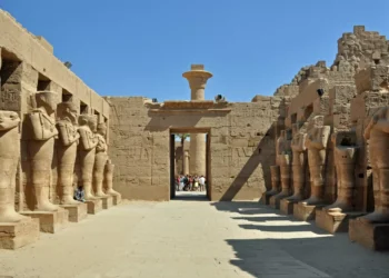 Templo milenar no Egito foi construído sobre uma ilha submersa, aponta estudo