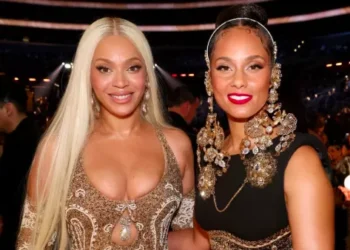 Pai de Beyoncé sobre clipe gravado no Rio: “Sony não pagou os gângsters”