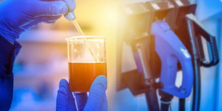 O que fazer se o carro for abastecido com combustível adulterado?