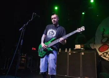 Morre Sam Rivers, baixista da banda de metal Limp Bizkit, aos 48 anos