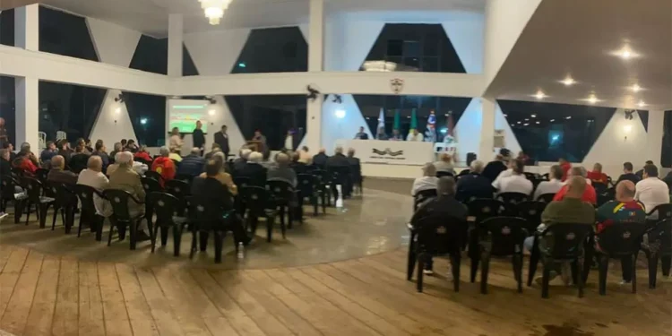 Últimas da Portuguesa: Conselho da Lusa debate novo estatuto, Bourgeois critica futebol brasileiro e mais