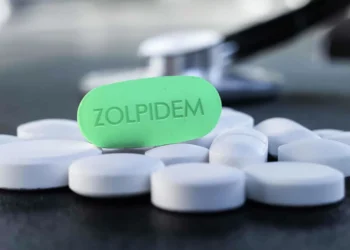 O que é Zolpidem? Conheça para que serve e quais são os riscos do remédio para dormir