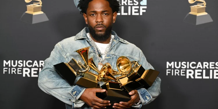 Lady Gaga, Bad Bunny, Kendrick Lamar e mais: todos os indicados ao Grammy 2026