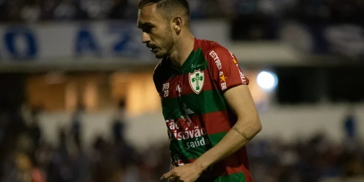 Lateral campeão com a Portuguesa acerta com equipe da Série A2