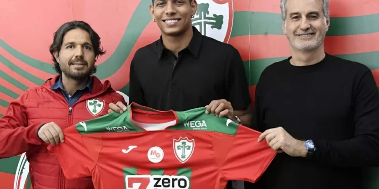 Portuguesa anuncia a contratação do meia Zé Vitor, do Maringá-PR