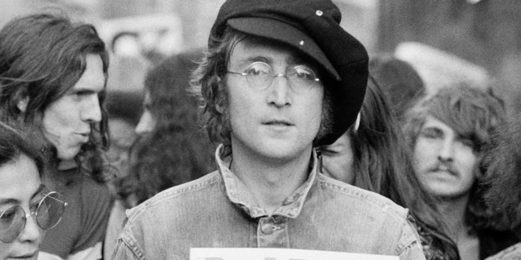 Filme revelará entrevista concedida por John Lennon no dia de sua morte
