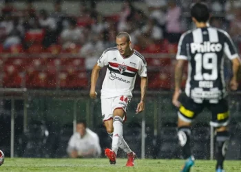 Portuguesa mira a contratação de zagueiro do São Paulo, afirma site