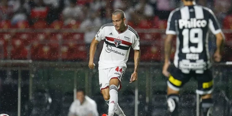Portuguesa mira a contratação de zagueiro do São Paulo, afirma site